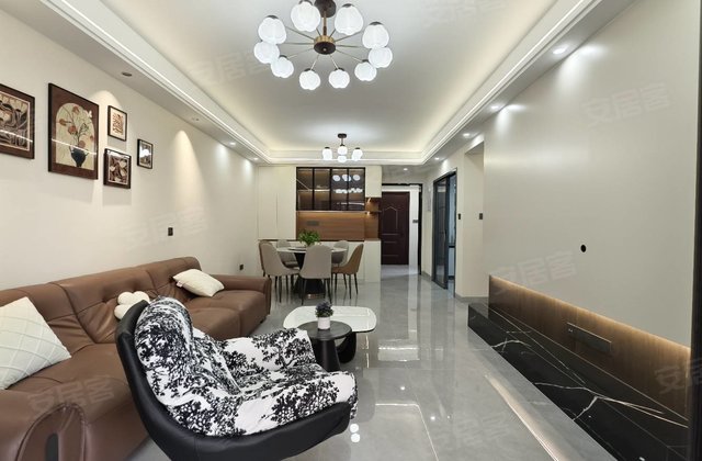 富力城4室2厅130㎡83.8万二手房图片