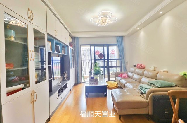 卓越东部蔚蓝海岸五期3室2厅95.79㎡72.9万二手房图片