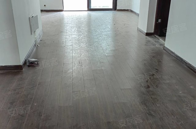 中梁华董壹号院3室2厅120㎡166万二手房图片