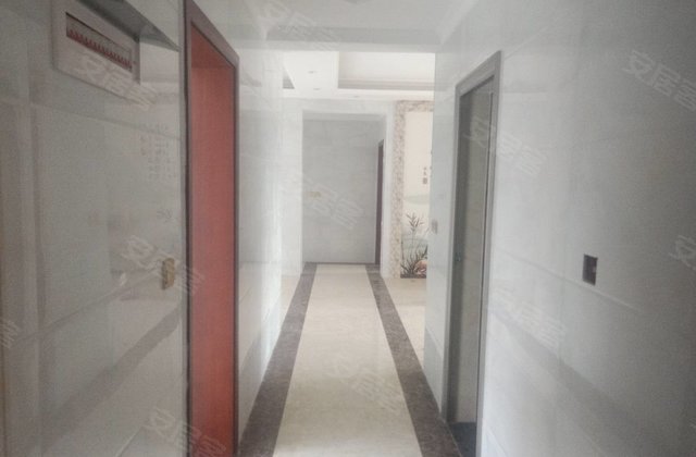 中建水岸琼湖4室2厅127㎡64.8万二手房图片