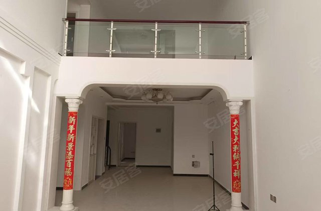 华展小区4室3厅230㎡75万二手房图片