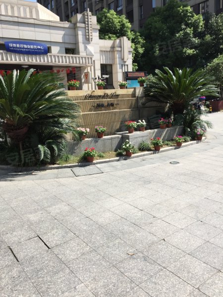 浦东绿地香颂(公寓住宅) 