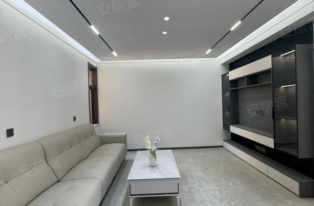 苹果圆小区5室2厅135㎡31.8万二手房图片