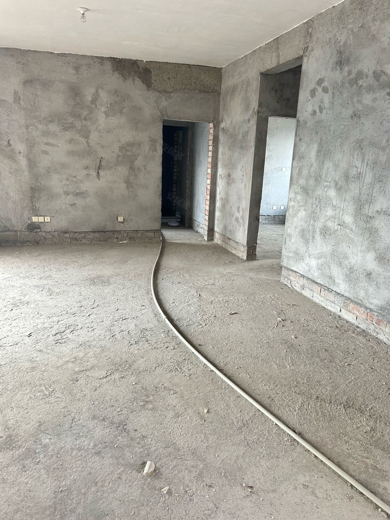 紫金财富中心4室1厅2卫123.94㎡南168万