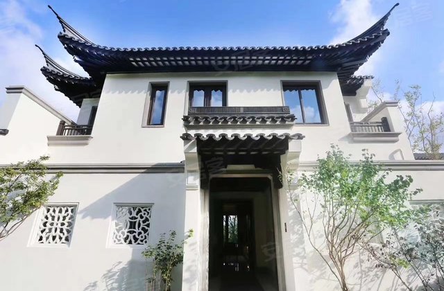 (捡漏70年精装中式合院)阿朵小镇 地上两层 带院 送自耕地,融创阿朵