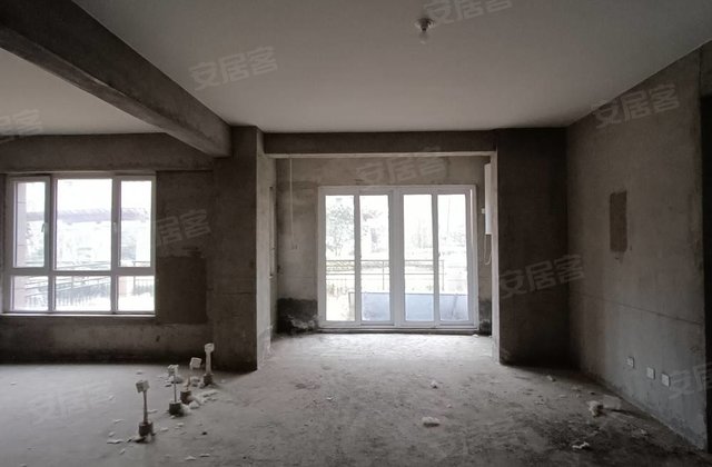 中央首府4室2厅300㎡177.5万二手房图片