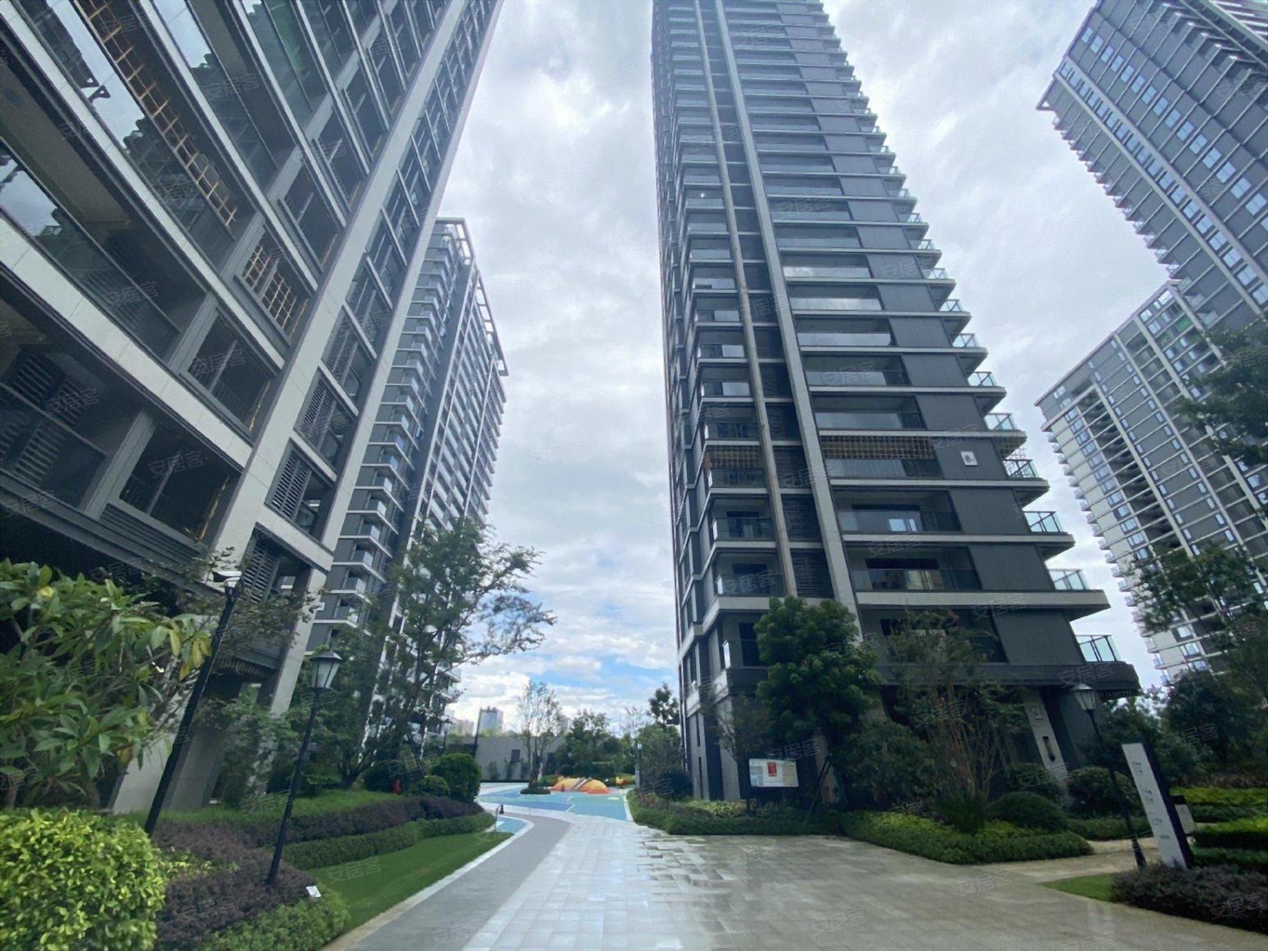 柳北区锦绣白沙路85万绿城杨柳郡3房