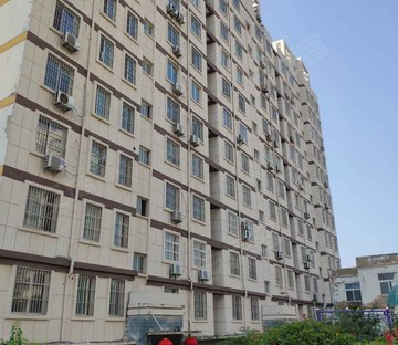 锦绣华庭电梯房114平三室50w