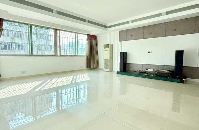 银丰花园4室2厅158㎡104万二手房图片