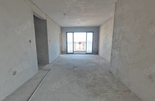 深港1号5室2厅131㎡55.8万二手房图片