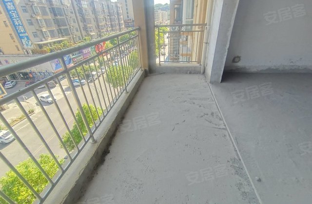 新世界建材城小区3室2厅127.45㎡39.7万二手房图片