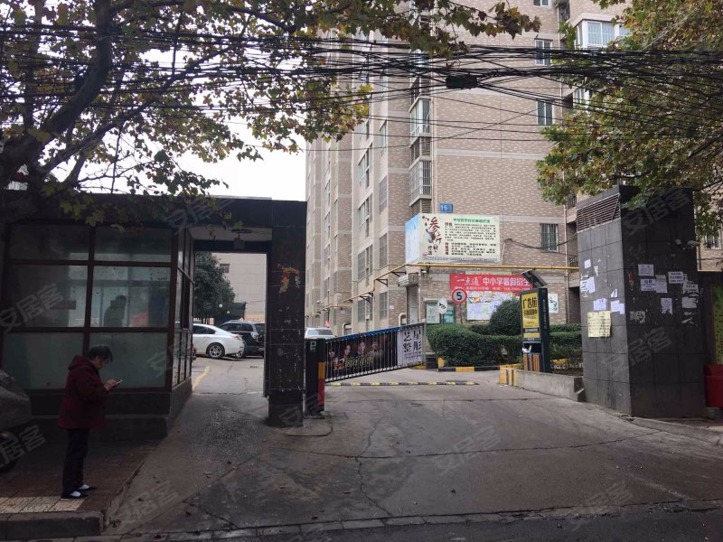 丹尼尔世纪华城