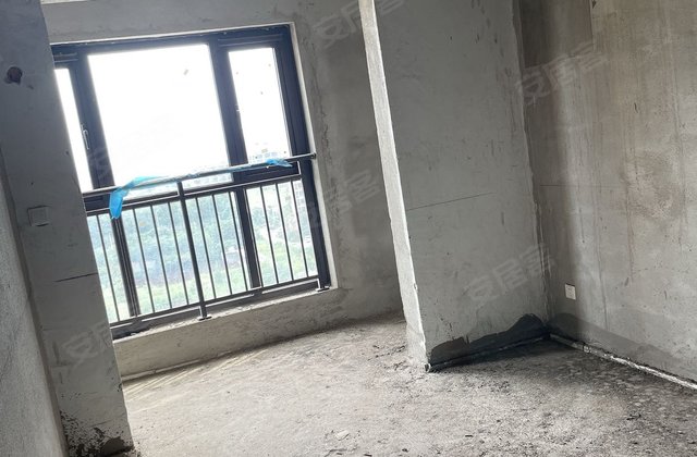 圣庄园3室2厅143㎡80万二手房图片