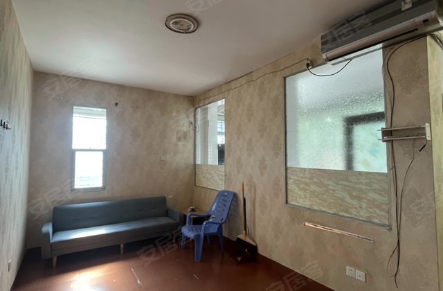 金山社区2室2厅68㎡95万二手房图片