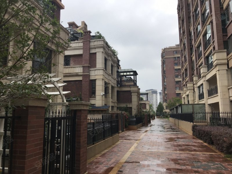 官房都铎城邦1号院