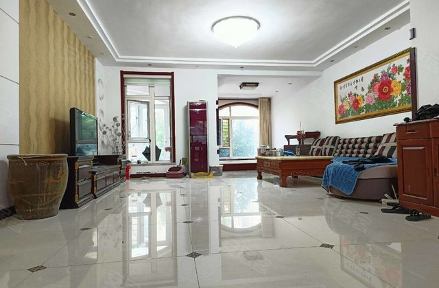 莱阳城区硕丰花园237万3室2厅177㎡查看更多小区点评(10)查看更多挪威