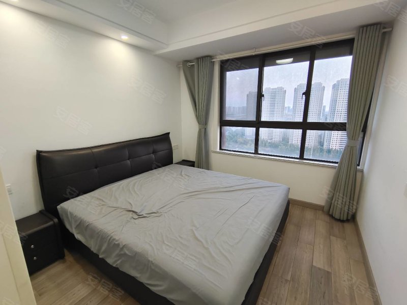 南面 排,中高层,精装修,满两年,瑞景华府二手房,130万,3室2厅,1卫,92