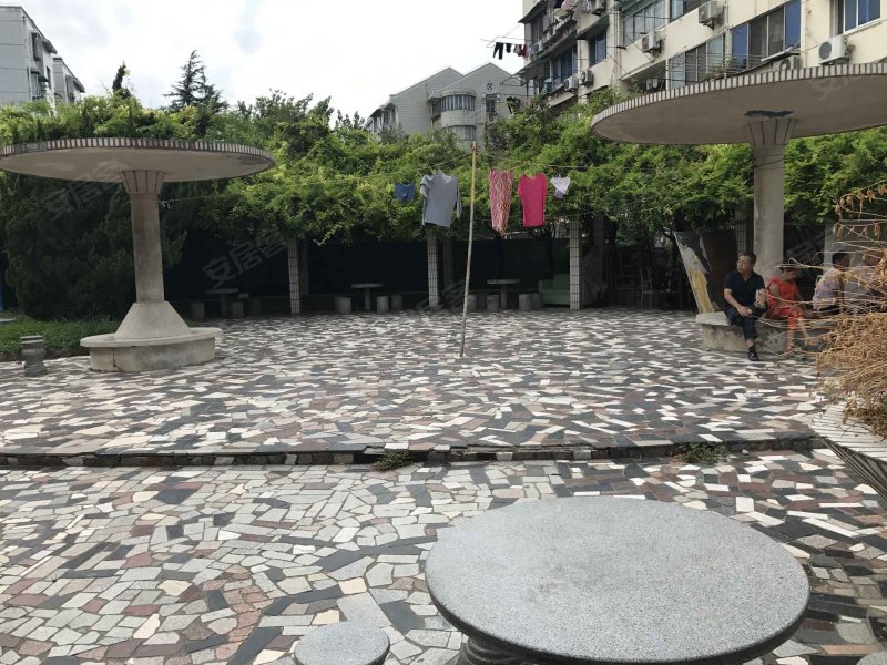 航华四村一二街坊 