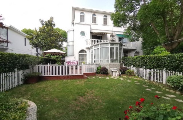 长堤别墅4室3厅3卫127㎡南北780万