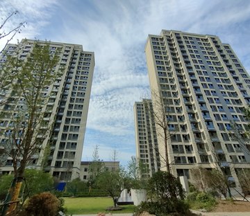 斌锋当代府MOMΛ