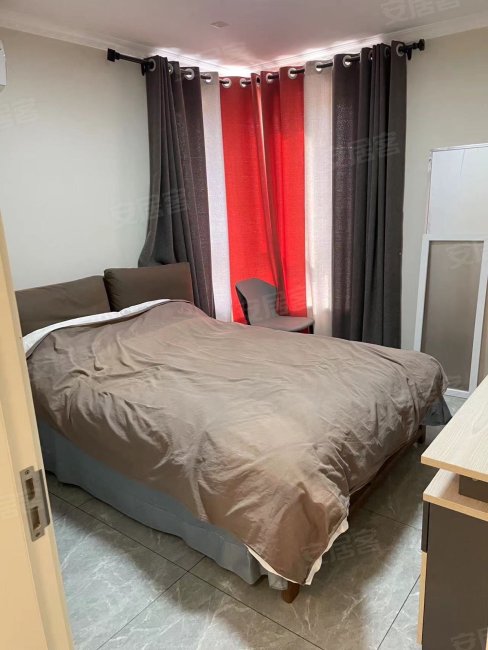 逸景佲居2室2厅1卫87.14㎡南北82万