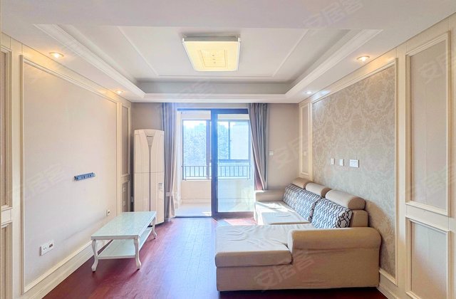 满二 精装可拎包入住 刚需小三居 正南朝向 楼龄新 商品房