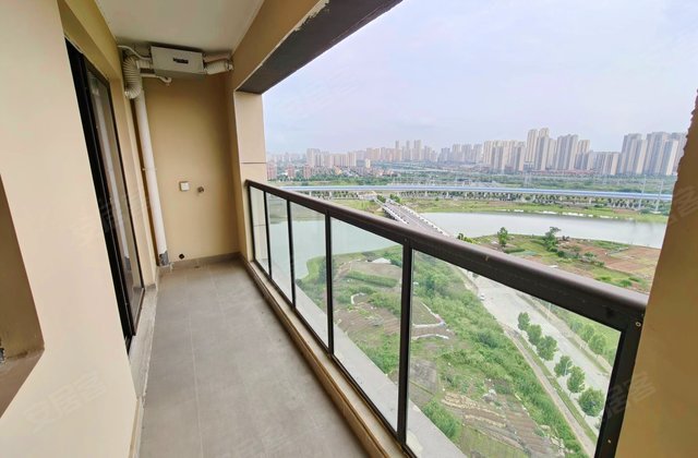 汉南城区 商品房 临地铁 小三房 次新房 南北通透 精装修