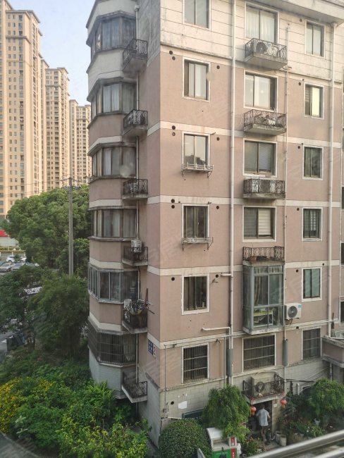 东方公寓(聚湖东路)4室2厅2卫