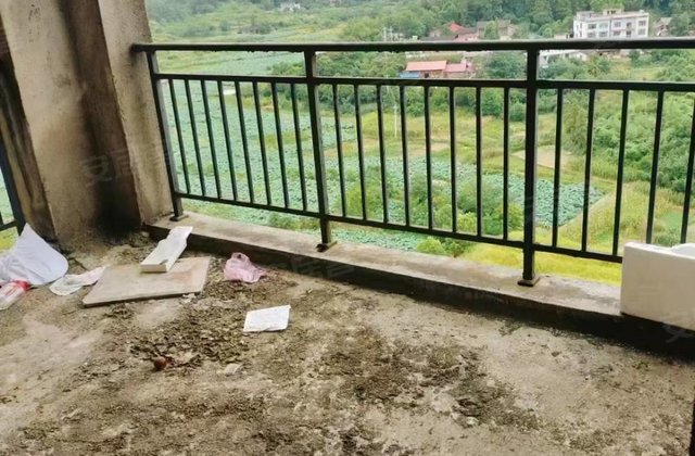 金叶小区4室2厅163㎡75万二手房图片