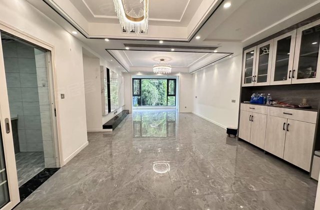 正黄翡翠湾4室2厅131㎡54.8万二手房图片