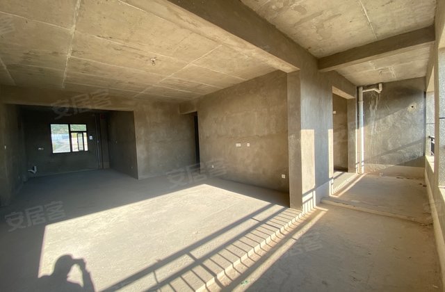 中天豪庭4室2厅154㎡78万二手房图片