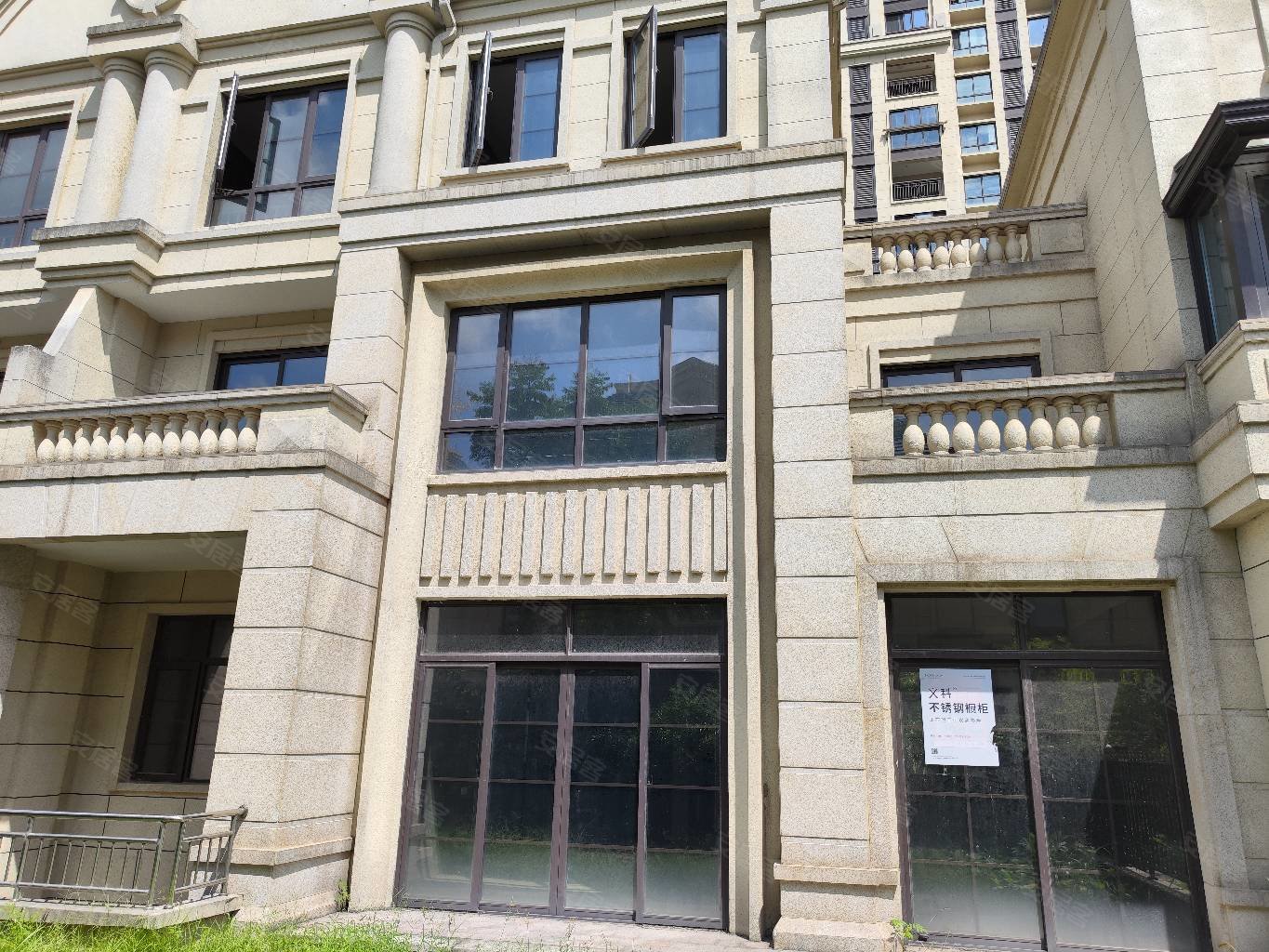 海樾府排屋中间套大花园房东诚意卖带三个车位随时看房