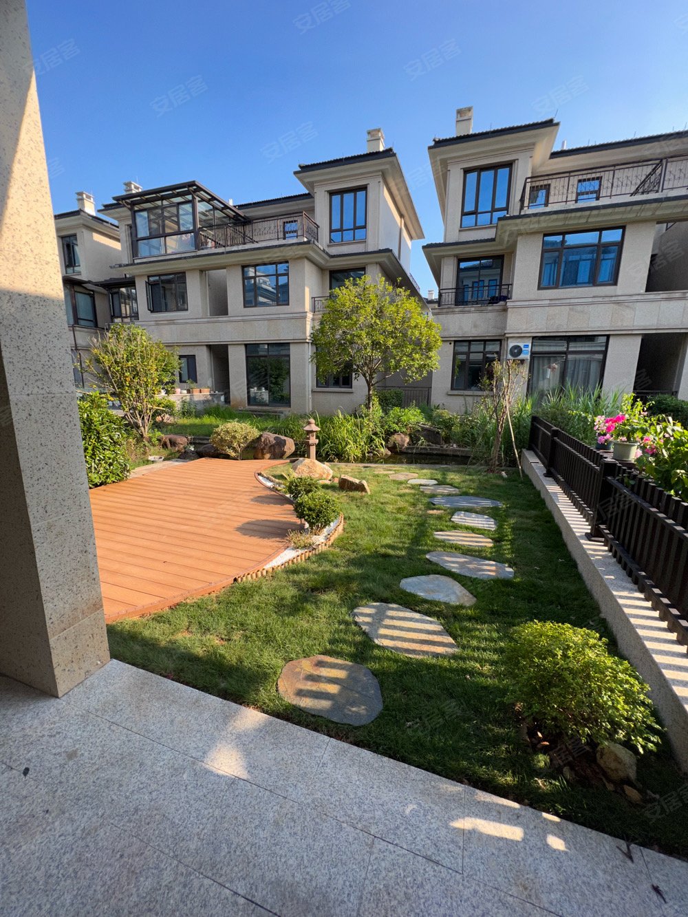 诸暨东三环别墅260万联排别墅次新房依山傍水豪气