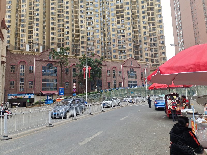 花果园半山小镇w1区