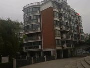 泰宸新苑,南北通大两房,顶楼带阁楼送大露台,开放式厨房