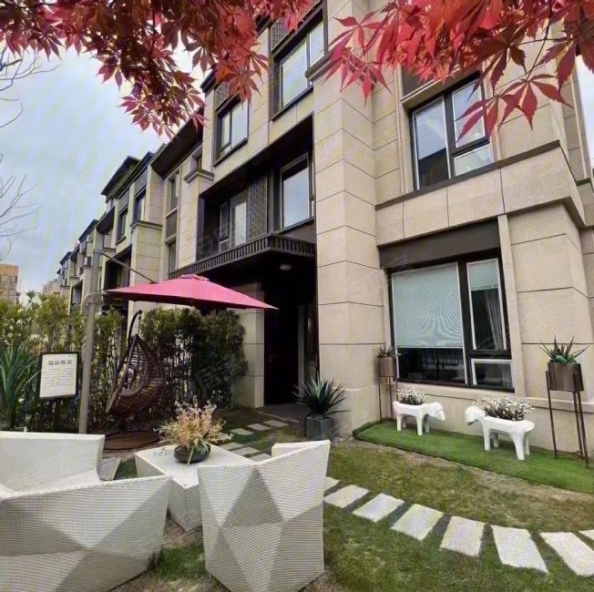 嘉定11号线 联排别墅 无社保单身都可买带阁 楼地下室