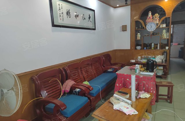 南街小区4室2厅139.4㎡35.8万二手房图片