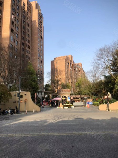 龙湖郦城(蓝湖香颂别墅) 