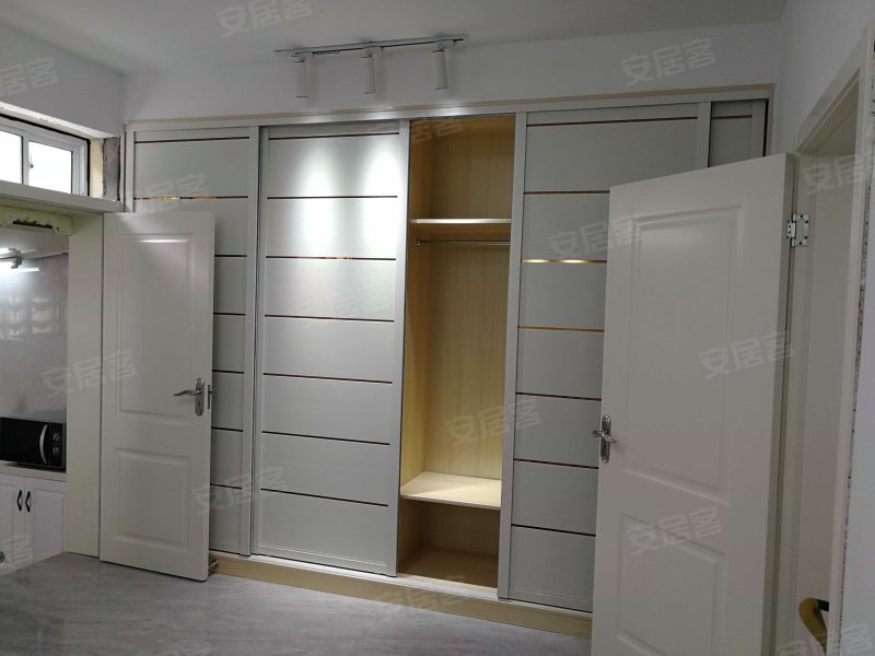 邮电路1-8号小区2室1厅1卫