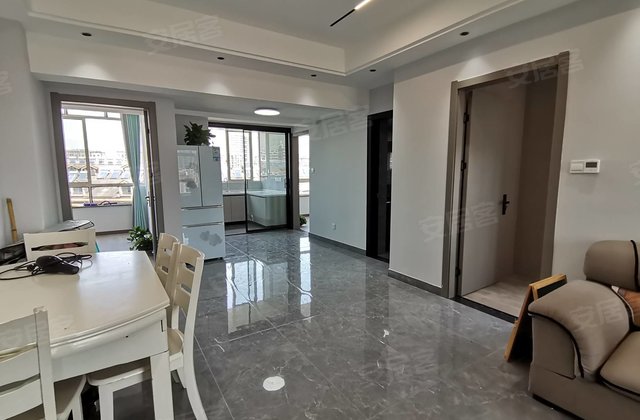 新湖景城郁金香郡3室2厅80㎡165万二手房图片