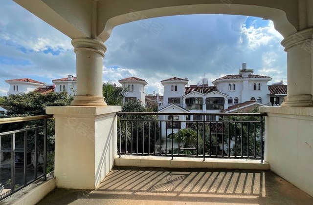 滇池卫城微风岛4室2厅210.2㎡580万二手房图片