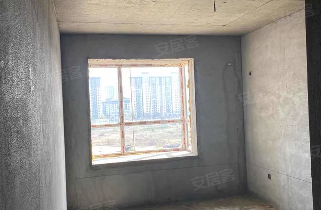 阳光新城3室2厅2卫，价格美丽，天然气已通，立刻可以装修，