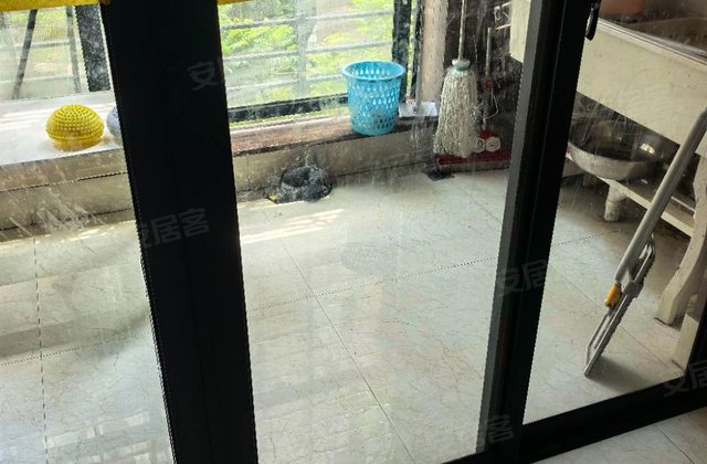 卓辉海港城4室2厅119.04㎡126万二手房图片