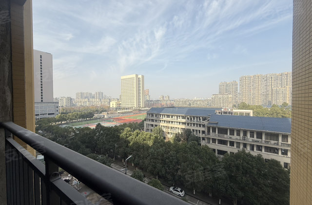 莲花中央广场4室2厅146㎡74.8万二手房图片