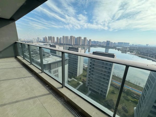 武地融创滨湖湾3室2厅2卫131㎡南北315万