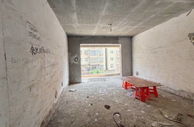 新世界建材城小区3室2厅127.21㎡32.8万二手房图片