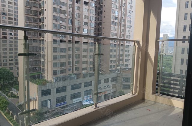 金湖景苑3室2厅118㎡82.5万二手房图片