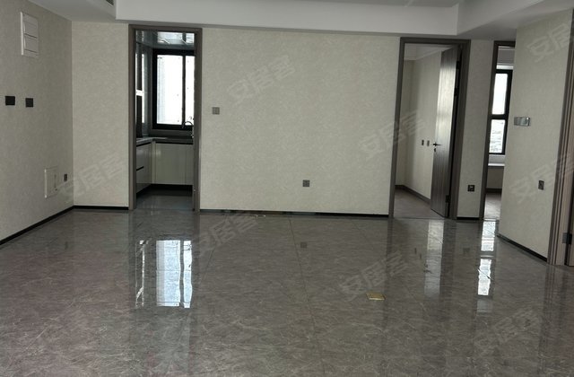 万科翡翠甲第4室2厅137㎡218万二手房图片