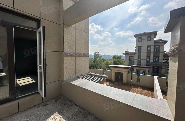 明月山庄莱山初家凤翔路3001号610万16487元/㎡莱山联排别墅上下四层