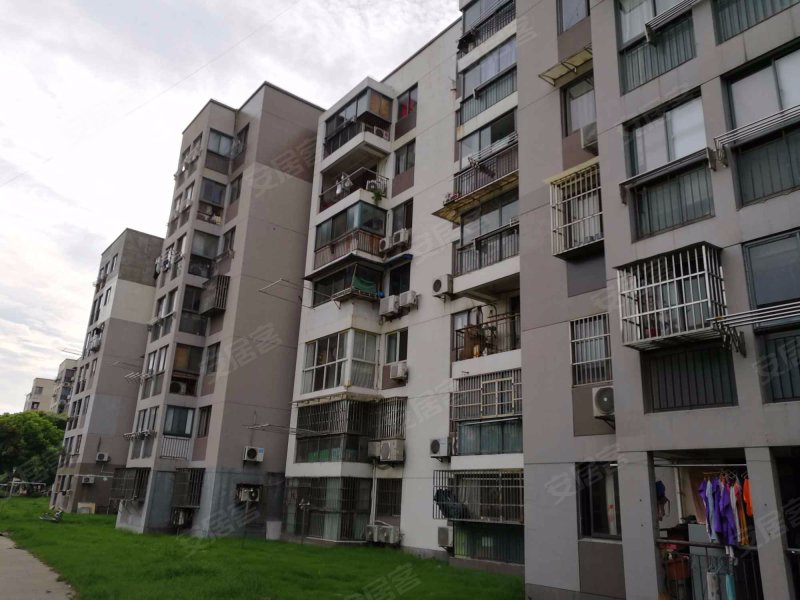 金鹤新城中房公寓